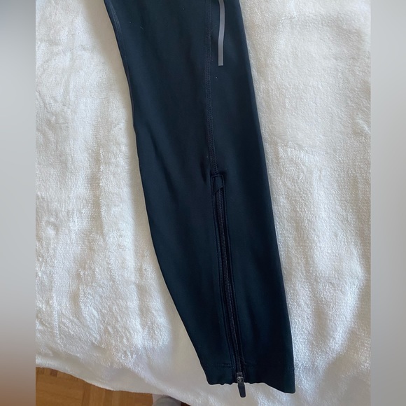 Nike Black Dri Fit Leggings (open to offers!) - Picture 4 of 7